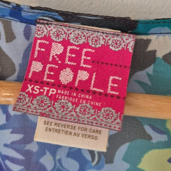 Free People Sheer Floral Sequin Beaded V-Neck Overlay Top Size XS - Picture 2 of 8